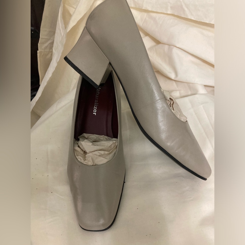 NATURALIZER Low Heel Leather PUMPS  7W  NWT